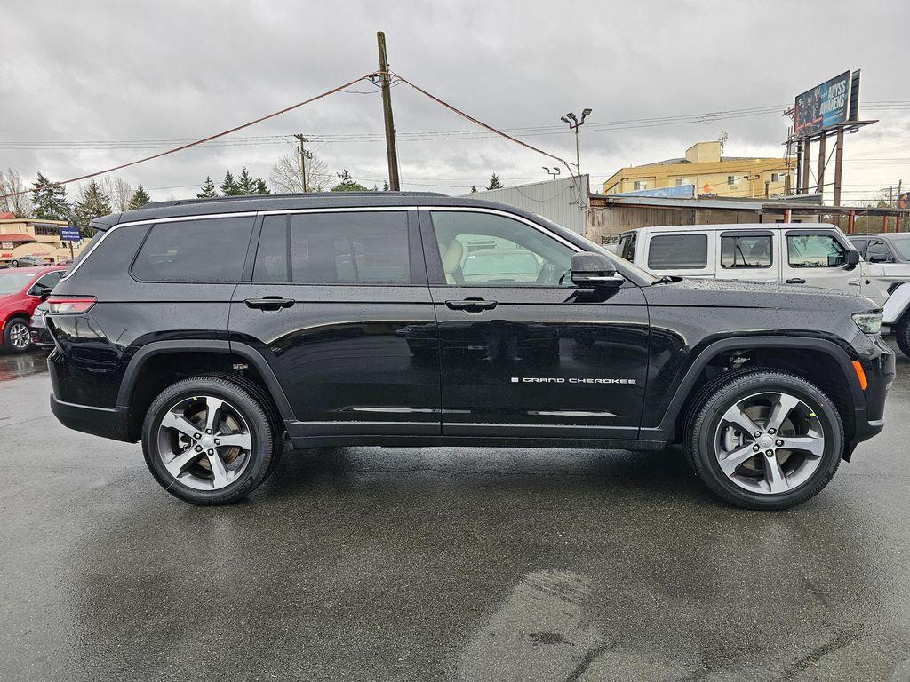 new 2025 Jeep Grand Cherokee L car, priced at $45,235