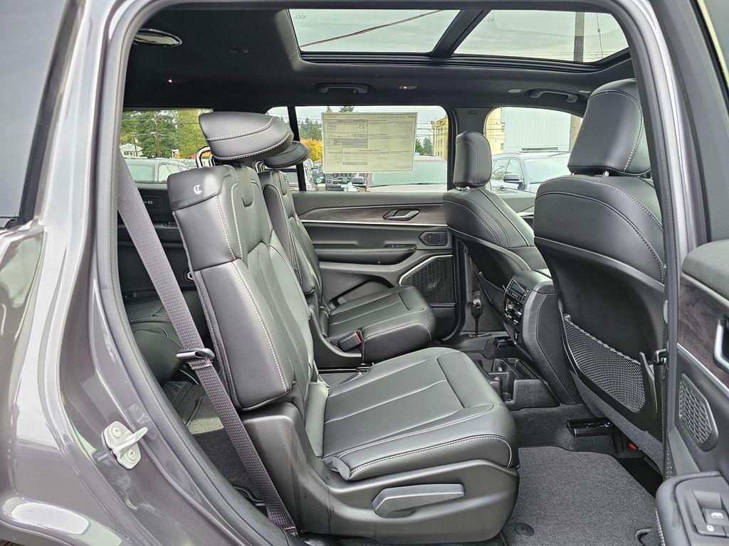 new 2025 Jeep Grand Cherokee L car, priced at $44,333