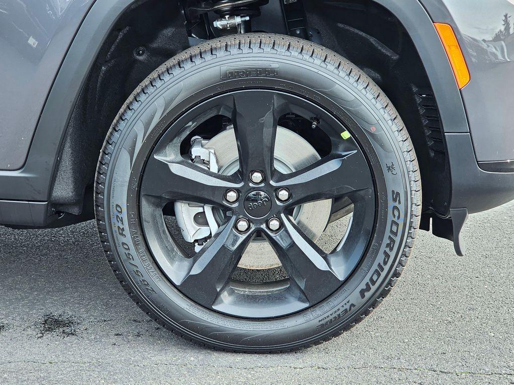 new 2025 Jeep Grand Cherokee L car, priced at $44,333