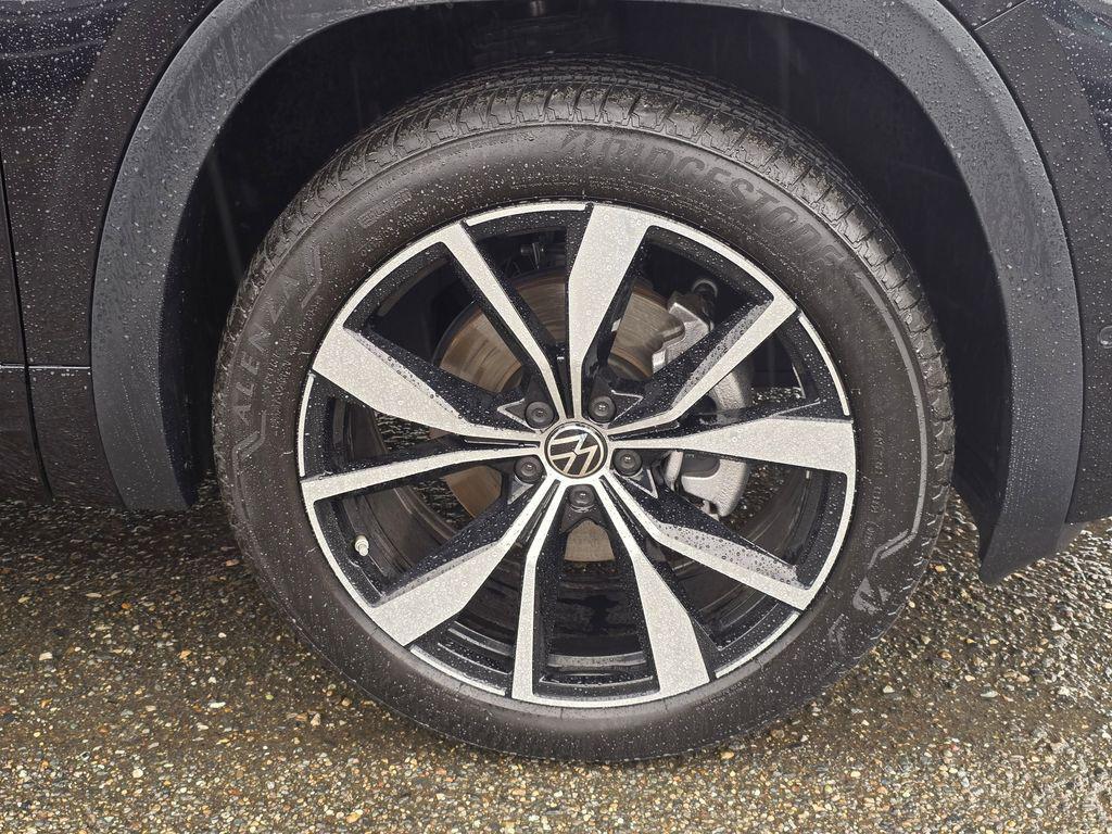 used 2025 Volkswagen Atlas car, priced at $44,733