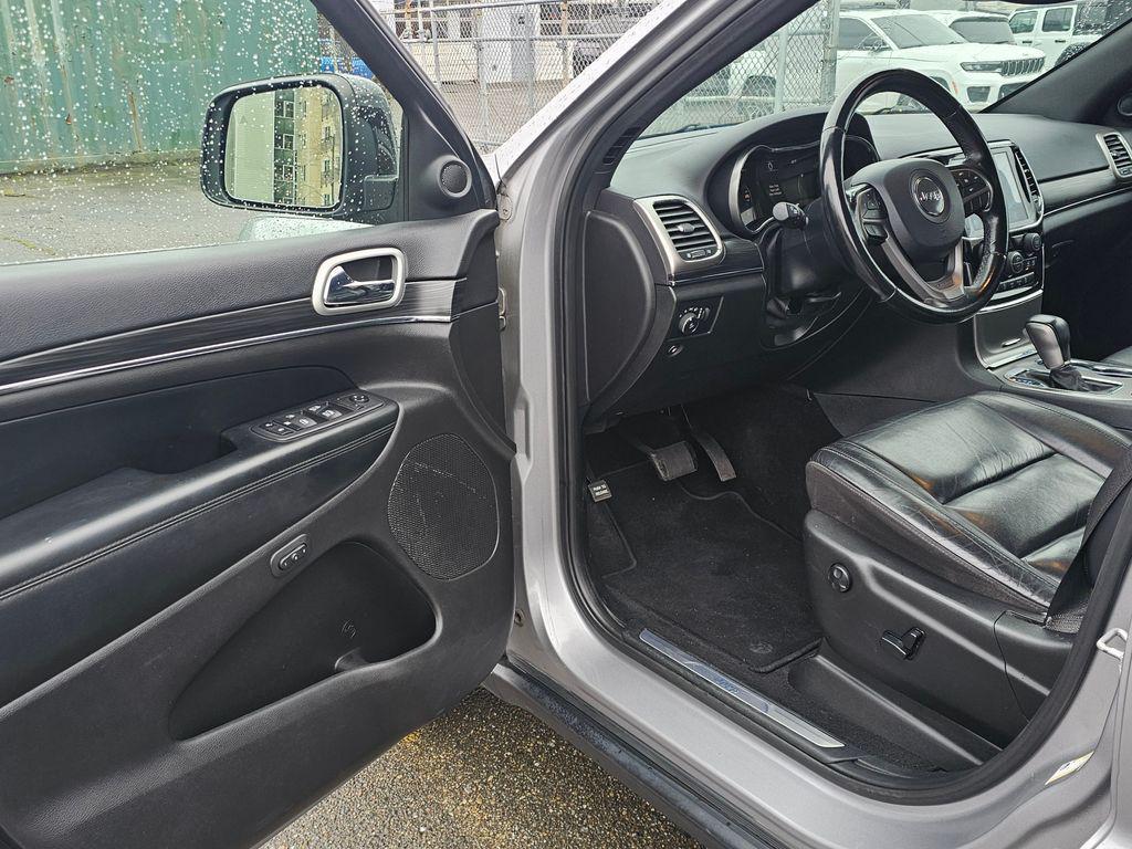 used 2019 Jeep Grand Cherokee car, priced at $13,998