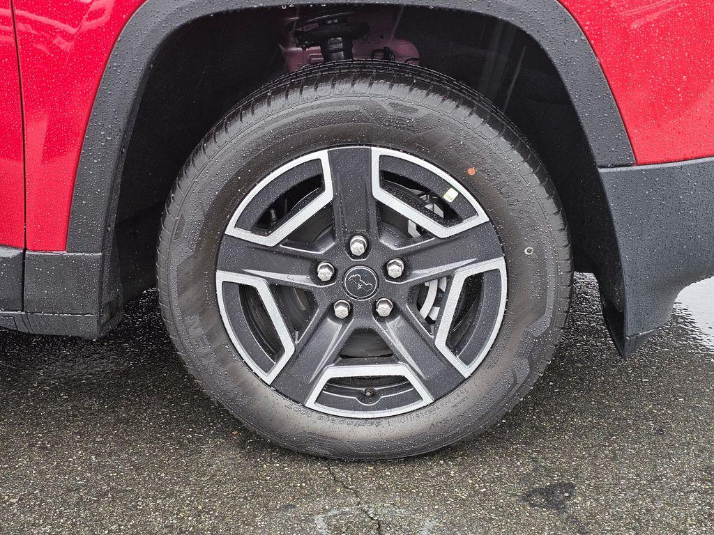 new 2026 Jeep Cherokee car, priced at $36,970