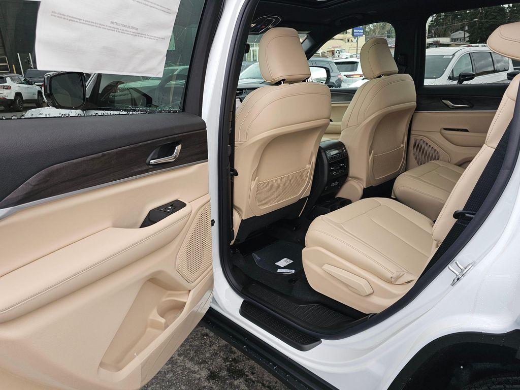 new 2025 Jeep Grand Cherokee L car, priced at $44,640