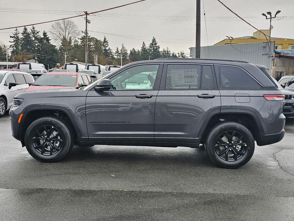 new 2026 Jeep Grand Cherokee car, priced at $42,173