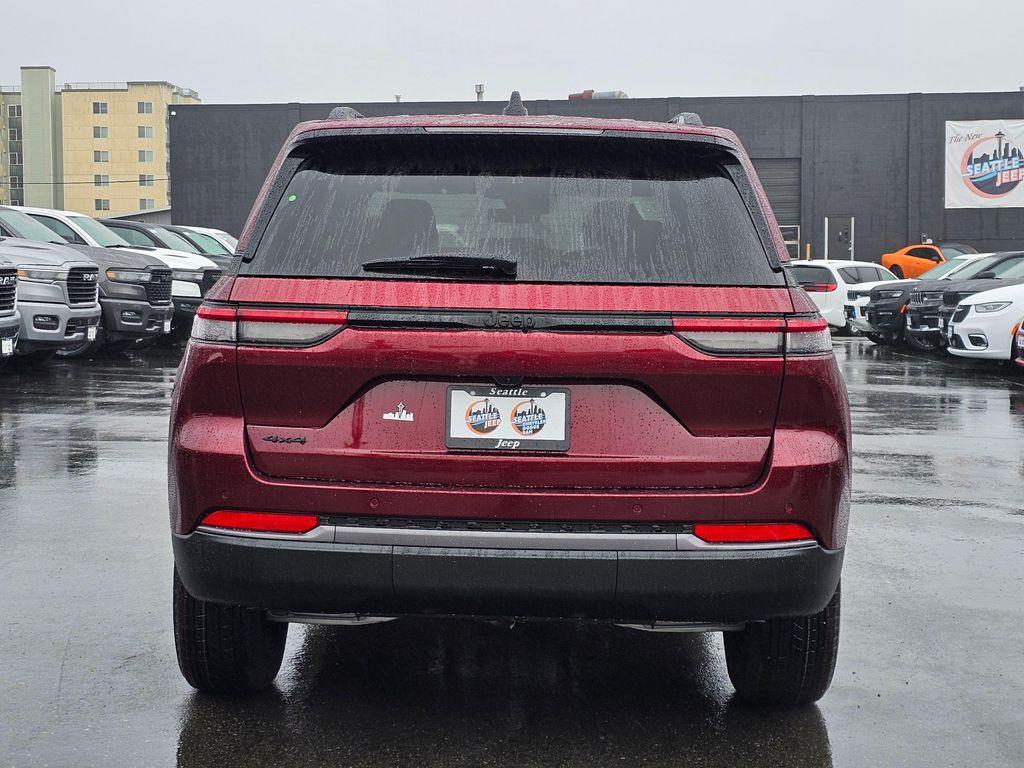 new 2026 Jeep Grand Cherokee car, priced at $41,655