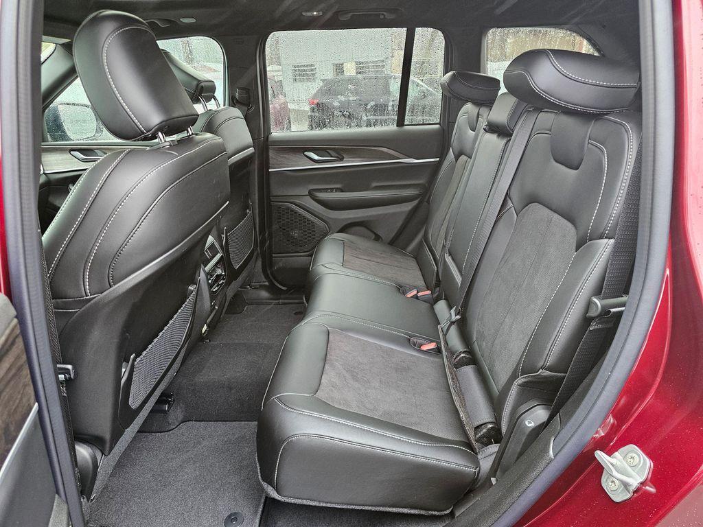 new 2026 Jeep Grand Cherokee car, priced at $41,655