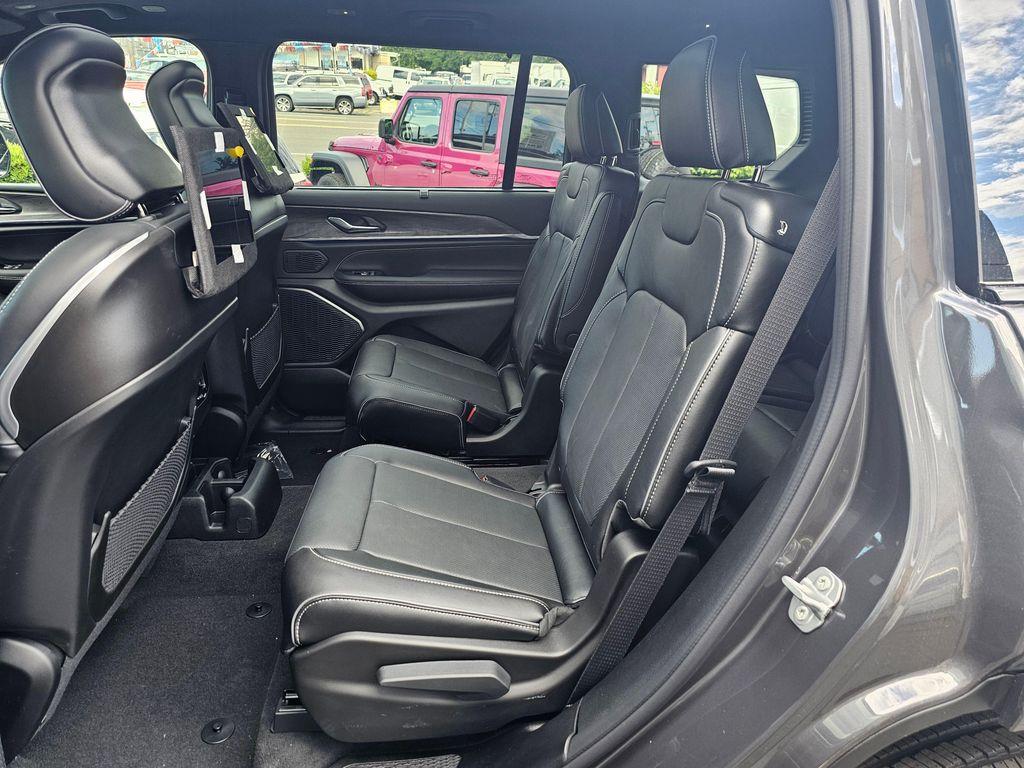 new 2024 Jeep Grand Cherokee L car, priced at $59,632