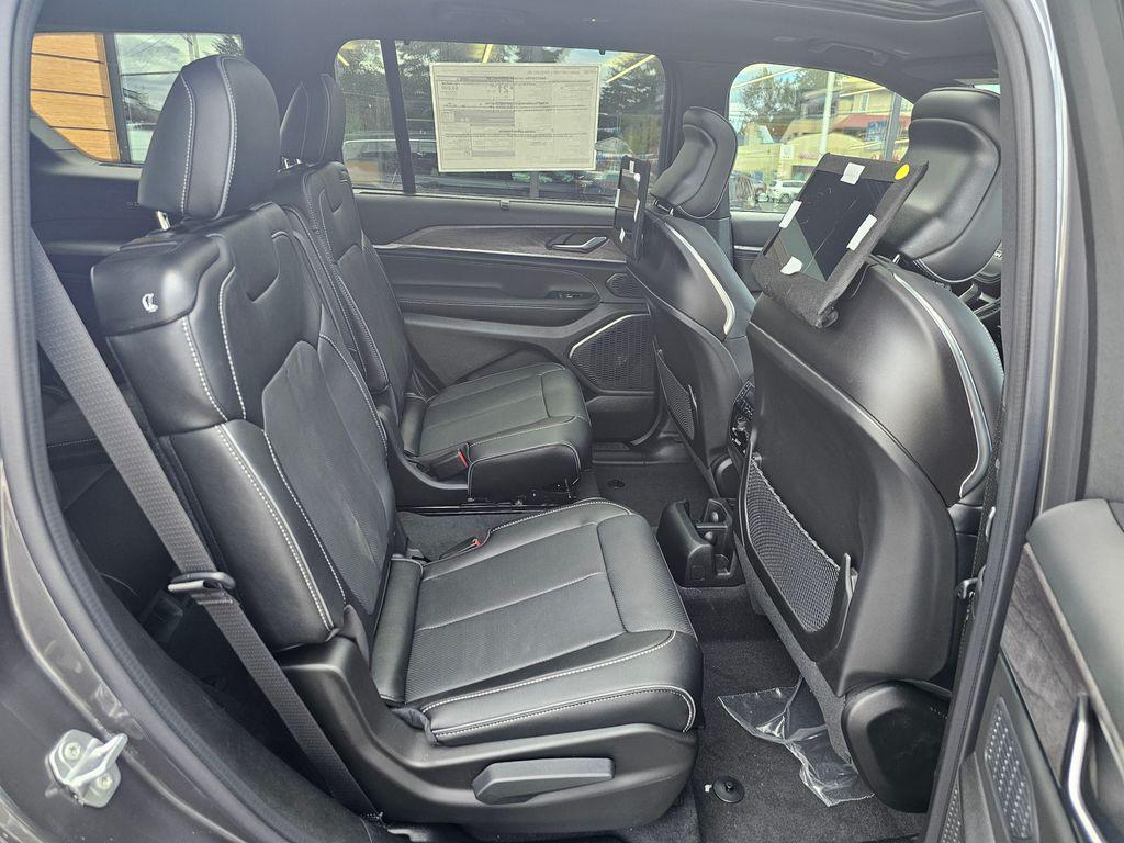 new 2024 Jeep Grand Cherokee L car, priced at $58,819