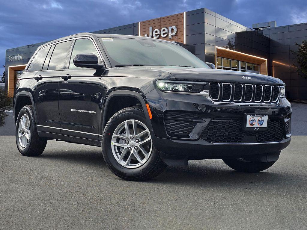 new 2026 Jeep Grand Cherokee car, priced at $39,275