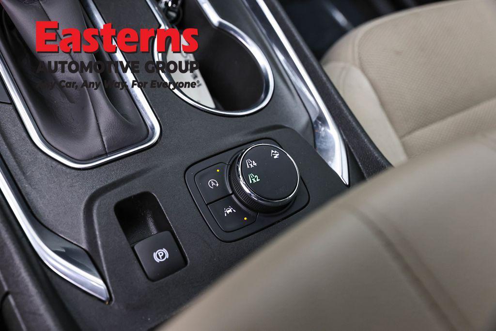 used 2022 Chevrolet Traverse car, priced at $25,850