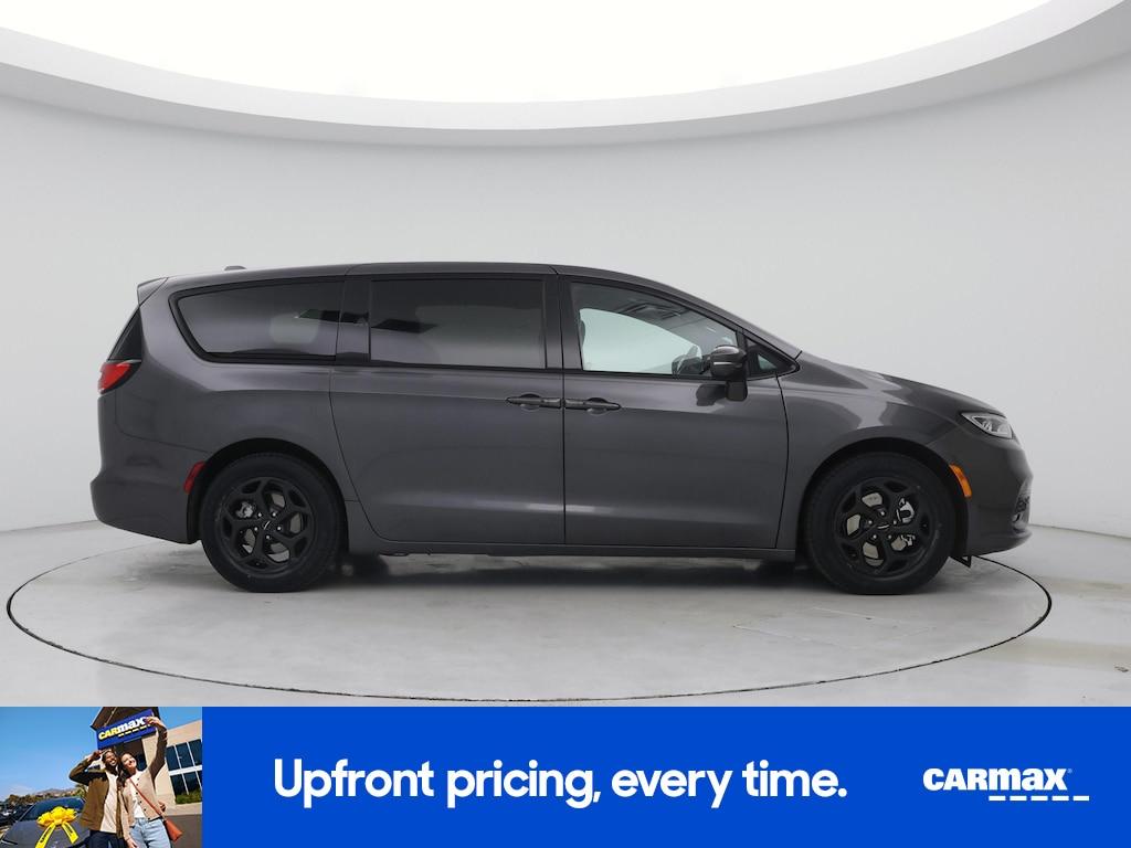used 2022 Chrysler Pacifica Hybrid car, priced at $30,998