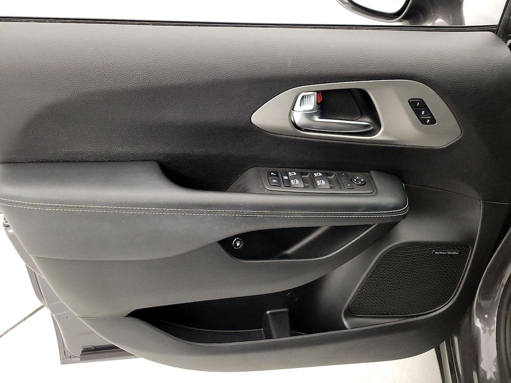 used 2022 Chrysler Pacifica Hybrid car, priced at $30,998