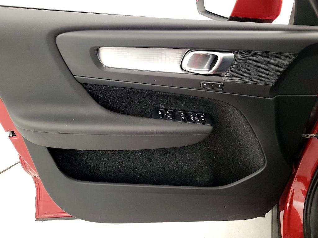used 2020 Volvo XC40 car, priced at $20,998