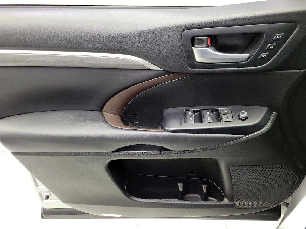 used 2018 Toyota Highlander car, priced at $25,998