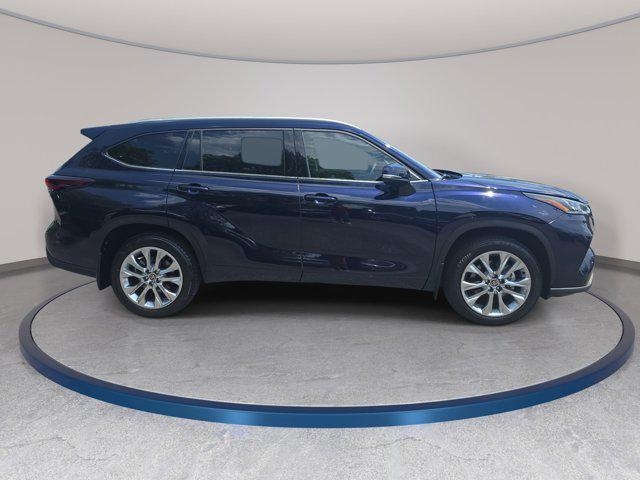 used 2026 Toyota Highlander car, priced at $52,985