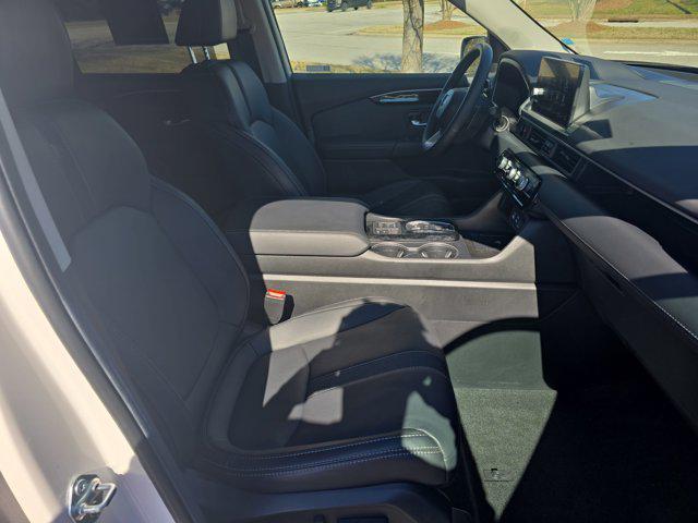 used 2025 Honda Pilot car, priced at $42,988