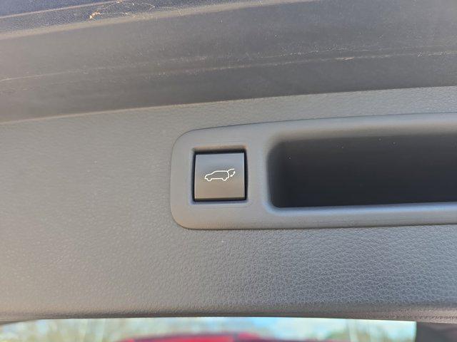 used 2023 Toyota Highlander car, priced at $36,637