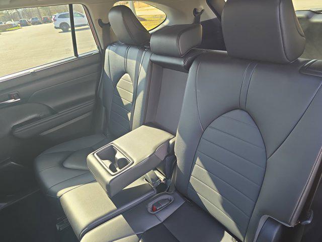 used 2023 Toyota Highlander car, priced at $36,637