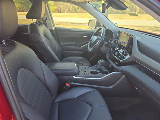 used 2023 Toyota Highlander car, priced at $36,637