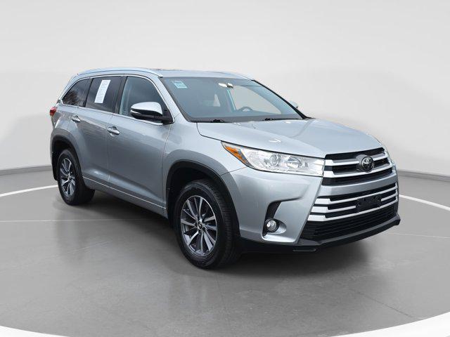 used 2018 Toyota Highlander car, priced at $22,985