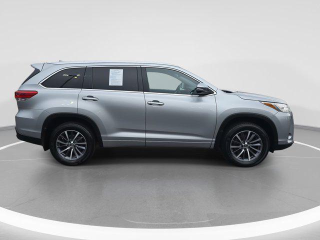 used 2018 Toyota Highlander car, priced at $22,985