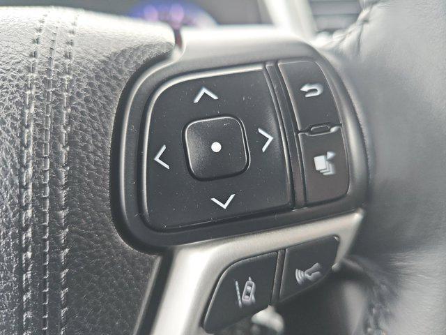 used 2018 Toyota Highlander car, priced at $22,985