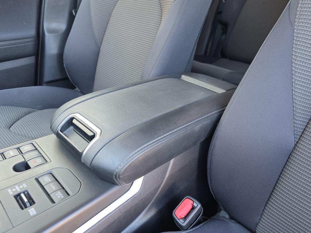 used 2024 Toyota Highlander car, priced at $30,046