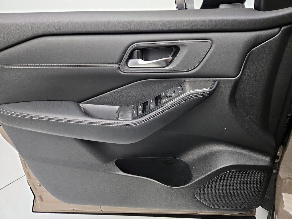 used 2025 Nissan Rogue car, priced at $28,998