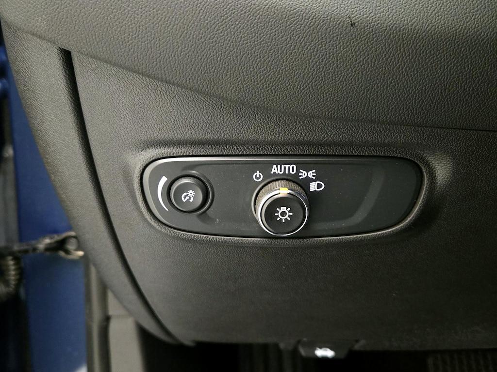 used 2024 Chevrolet Equinox car, priced at $25,998