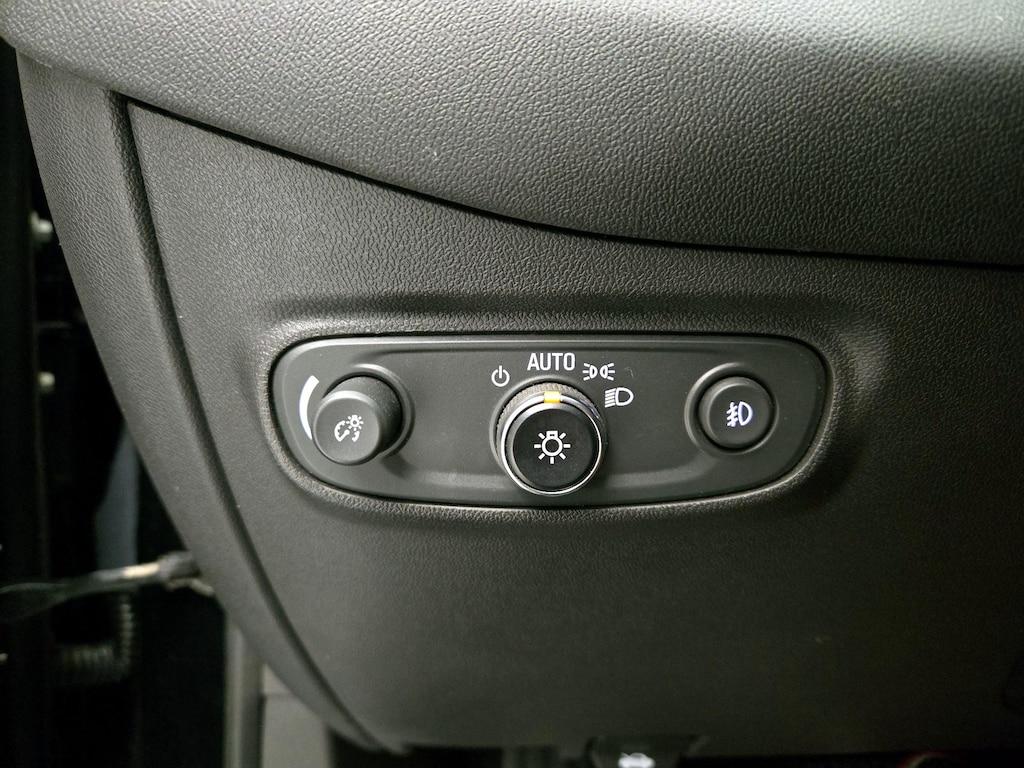 used 2021 Chevrolet Equinox car, priced at $18,998
