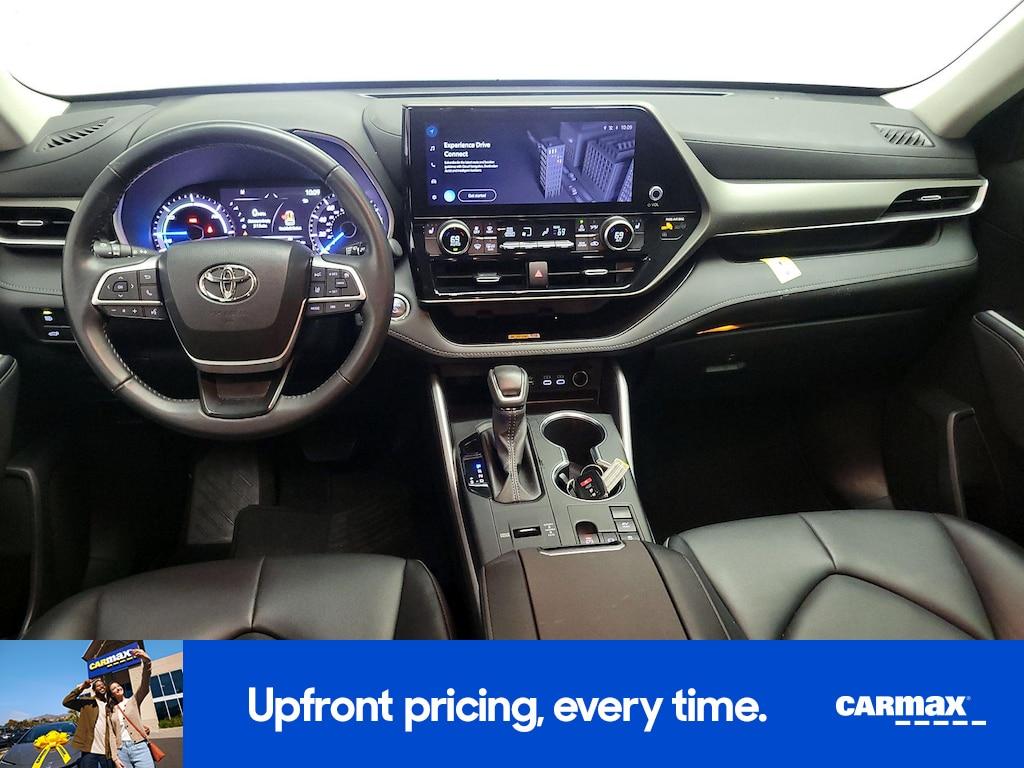 used 2023 Toyota Highlander Hybrid car, priced at $41,998