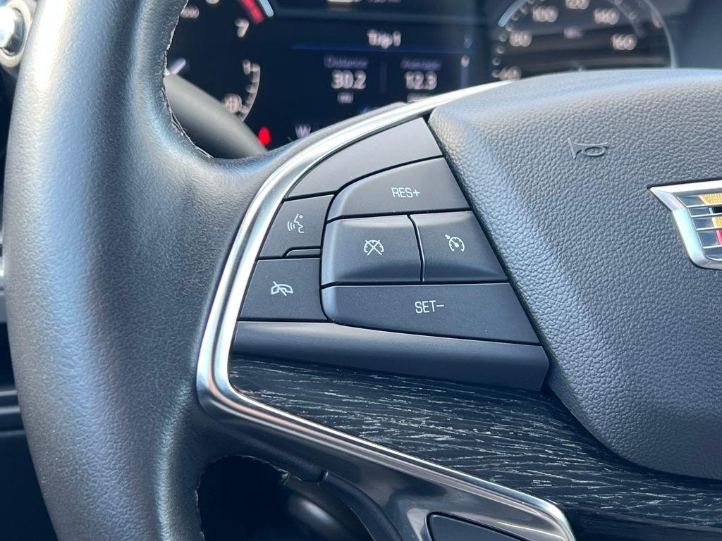 used 2023 Cadillac XT5 car, priced at $33,985