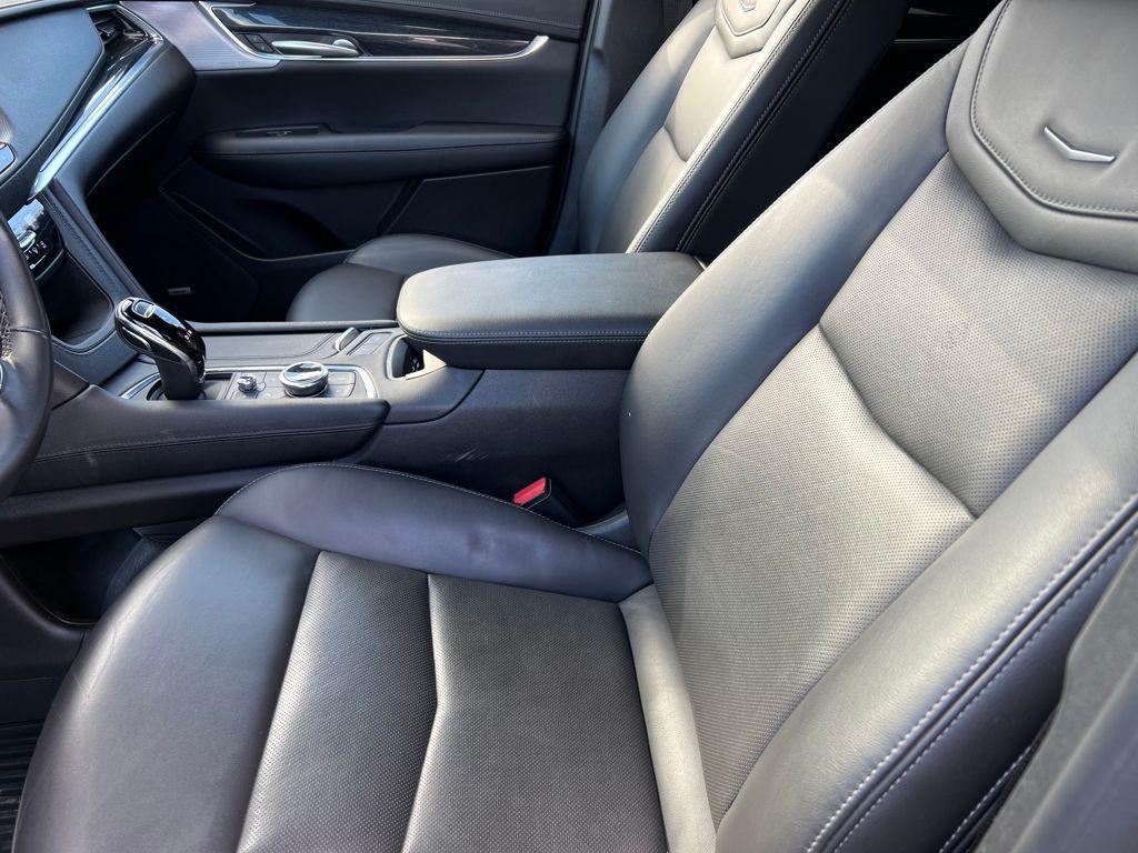 used 2023 Cadillac XT5 car, priced at $33,985