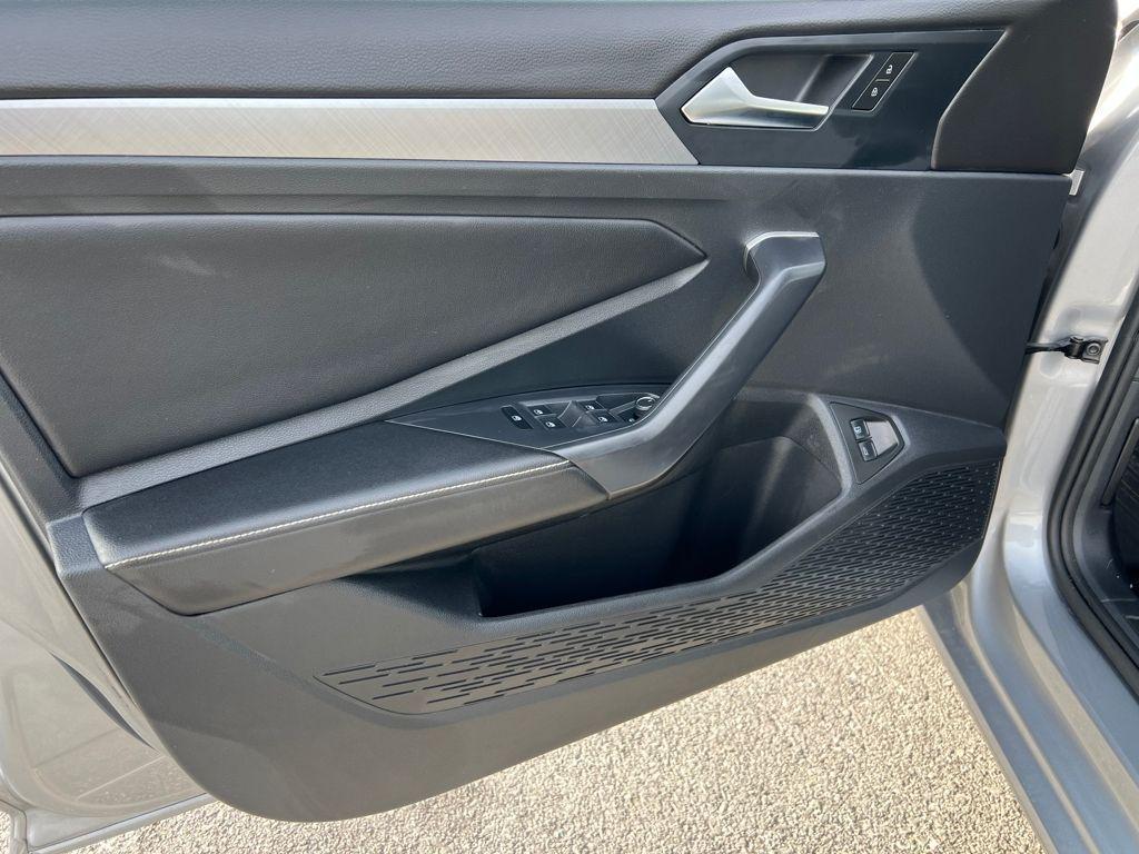 used 2024 Volkswagen Jetta car, priced at $18,885