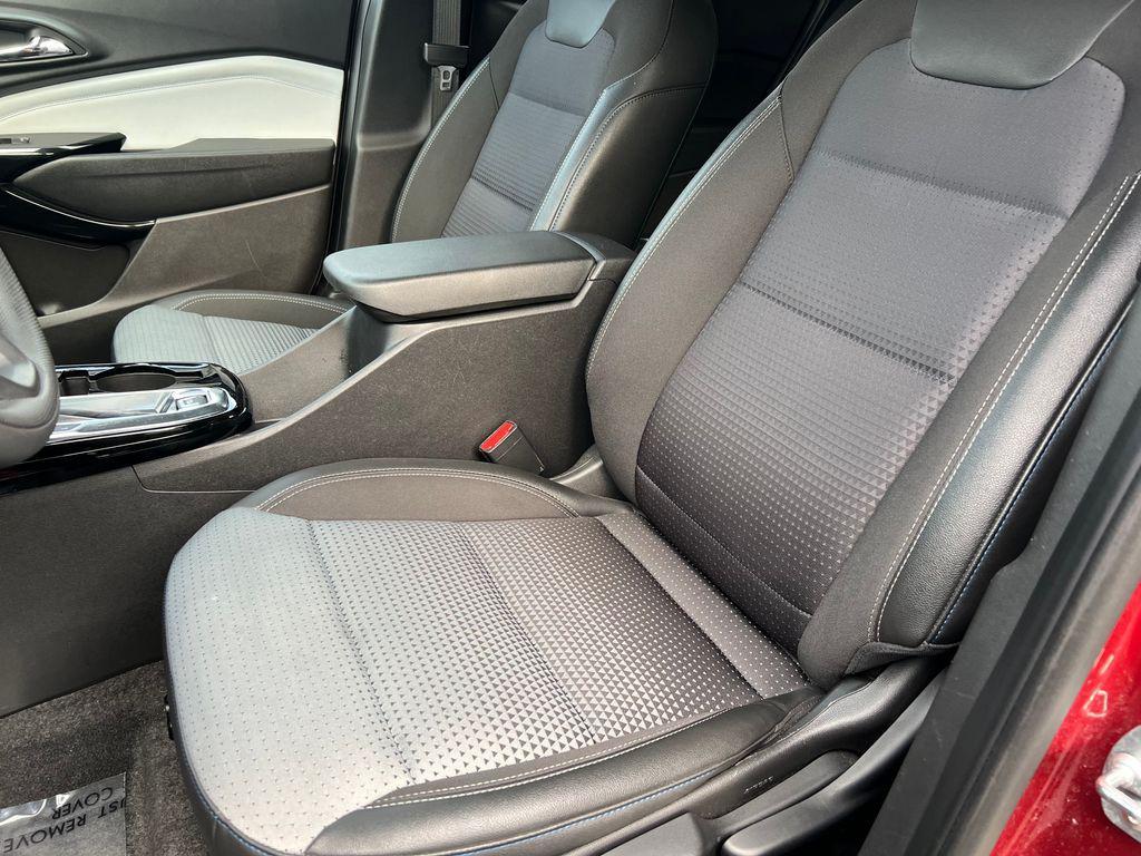 used 2025 Chevrolet Trax car, priced at $23,284