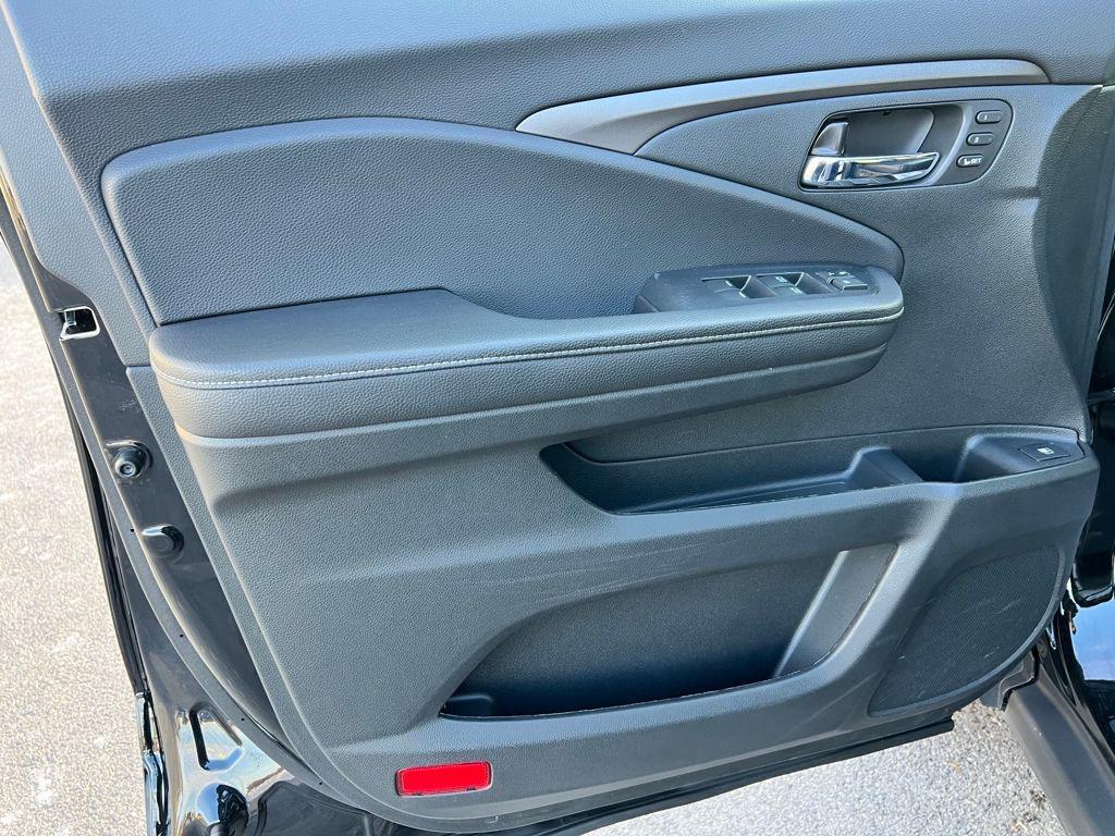 used 2025 Honda Ridgeline car, priced at $35,995