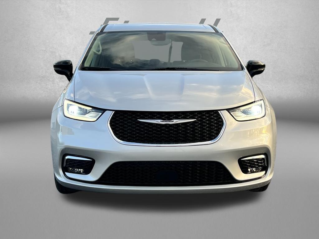 used 2024 Chrysler Pacifica car, priced at $27,685
