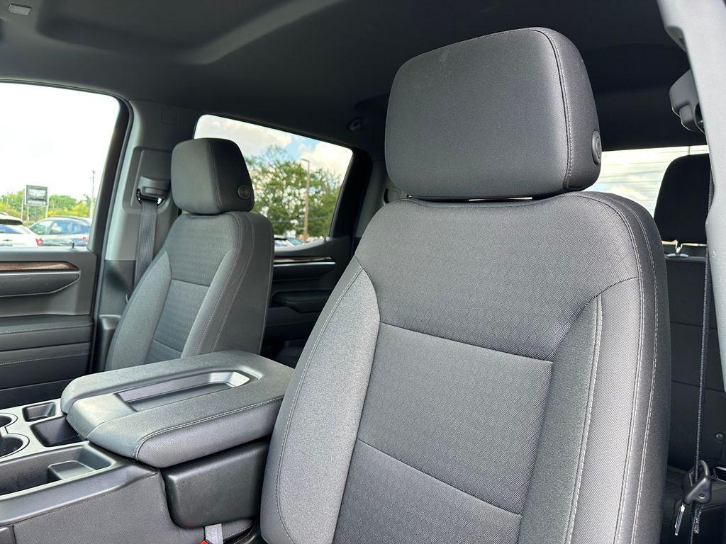 used 2025 Chevrolet Silverado 1500 car, priced at $40,885