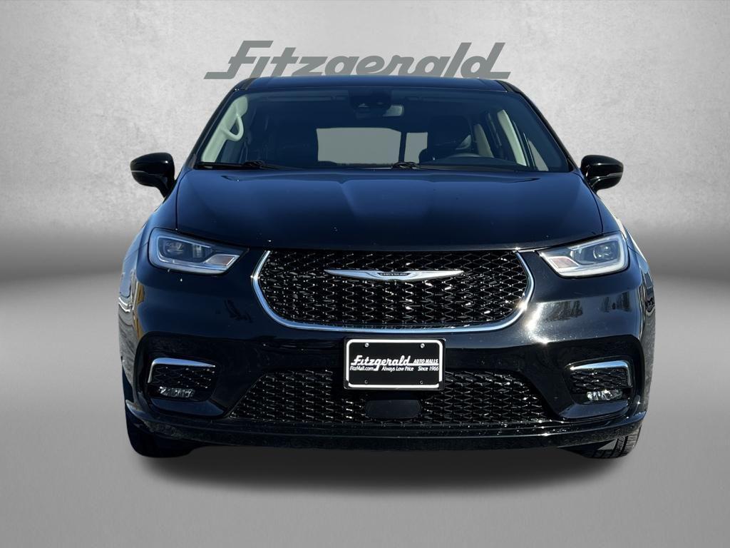 used 2024 Chrysler Pacifica car, priced at $27,484