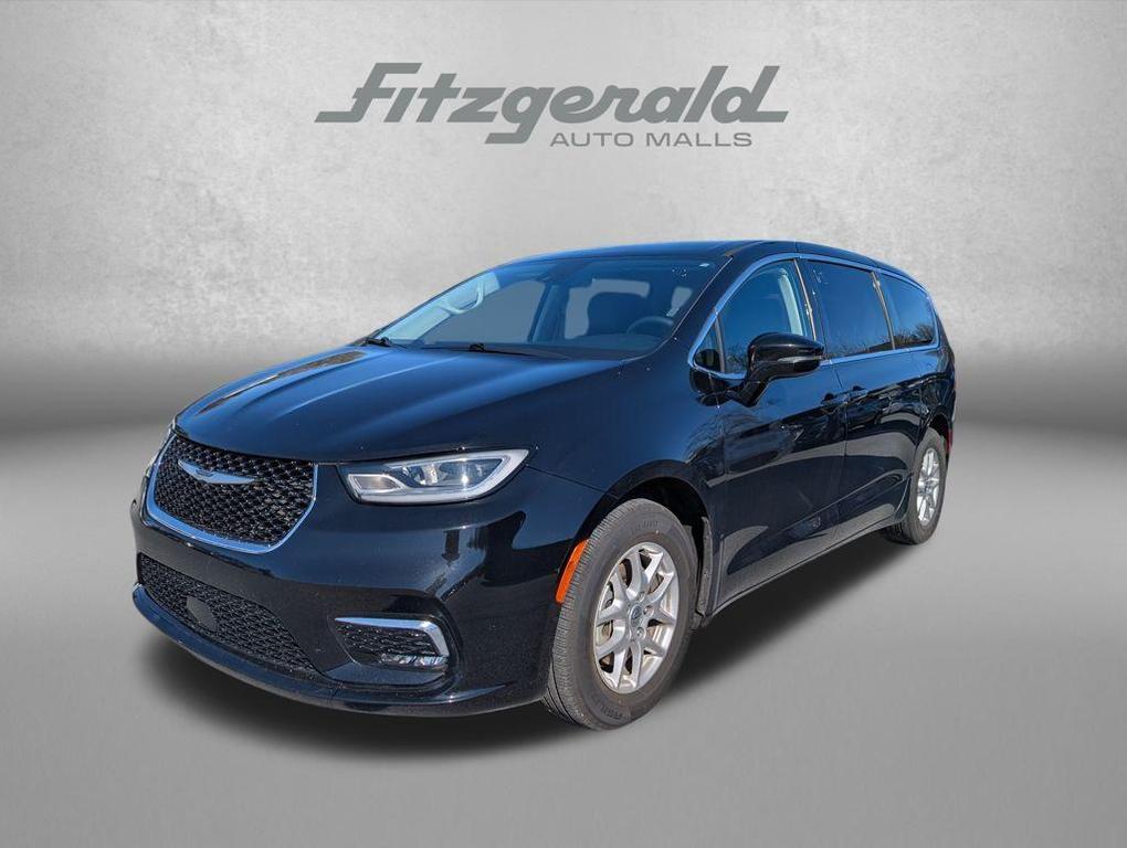 used 2024 Chrysler Pacifica car, priced at $27,485