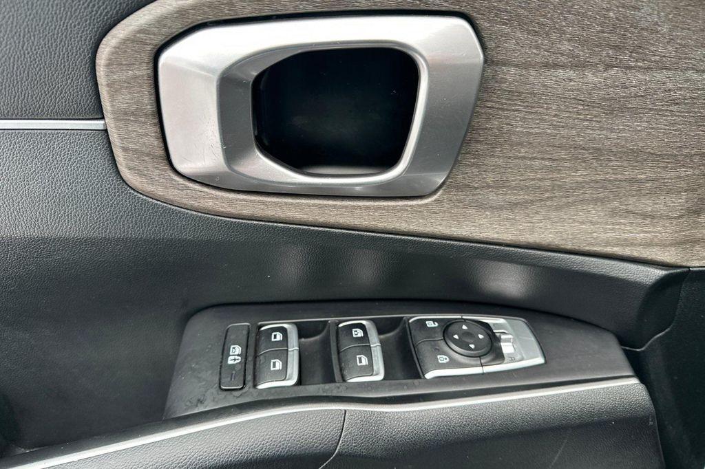 used 2021 Kia Sorento car, priced at $22,900