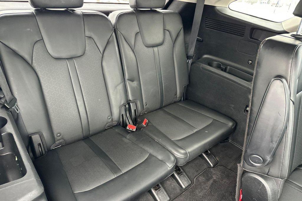 used 2021 Kia Sorento car, priced at $22,900