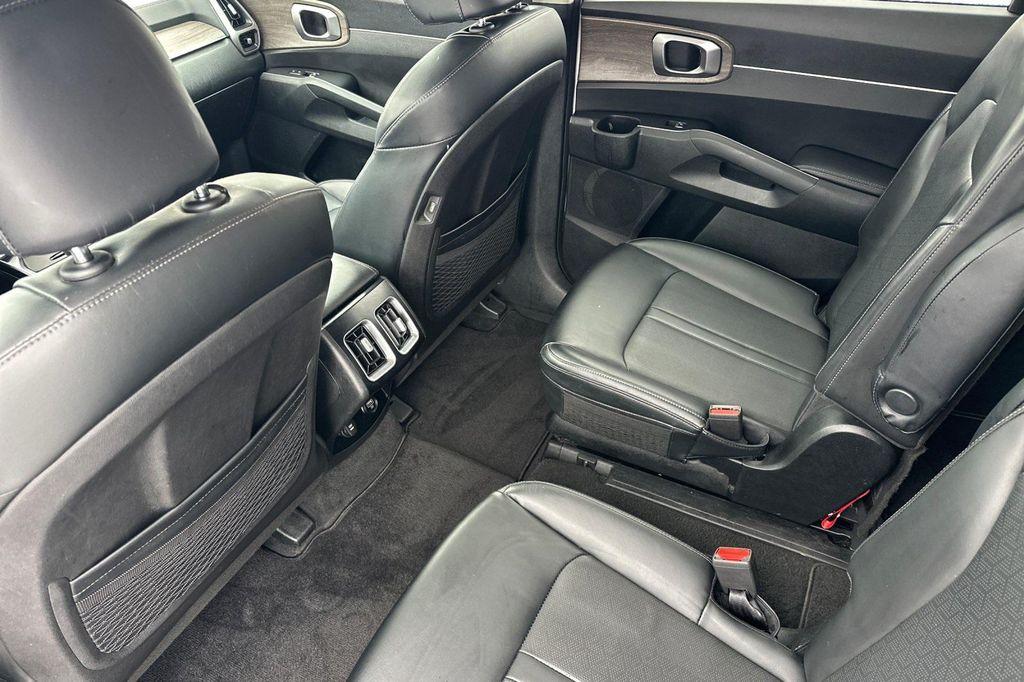 used 2021 Kia Sorento car, priced at $22,900