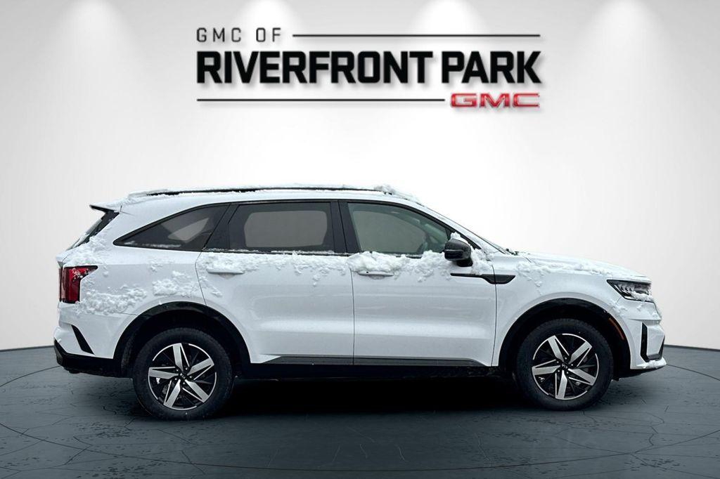 used 2021 Kia Sorento car, priced at $22,900