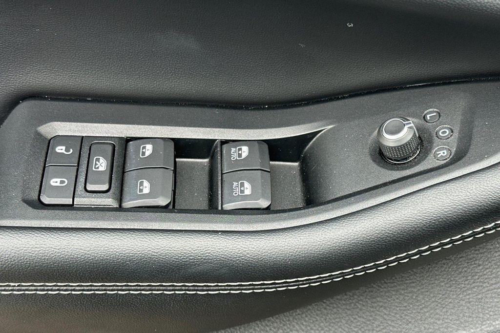 used 2023 Jeep Grand Cherokee L car, priced at $28,500