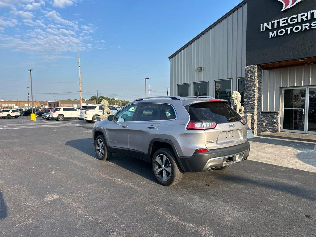 used 2019 Jeep Cherokee car, priced at $17,215