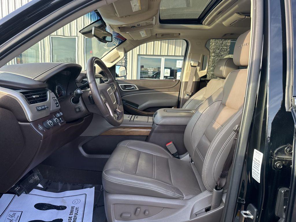 used 2019 GMC Yukon car, priced at $34,990