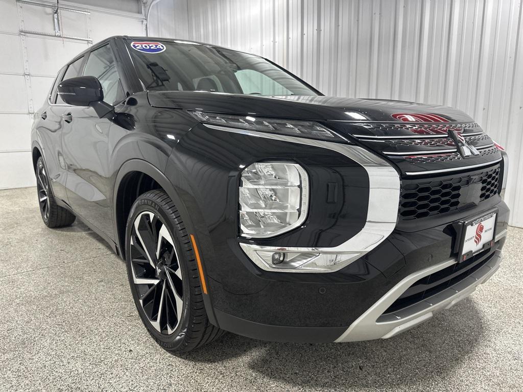 used 2024 Mitsubishi Outlander car, priced at $24,990