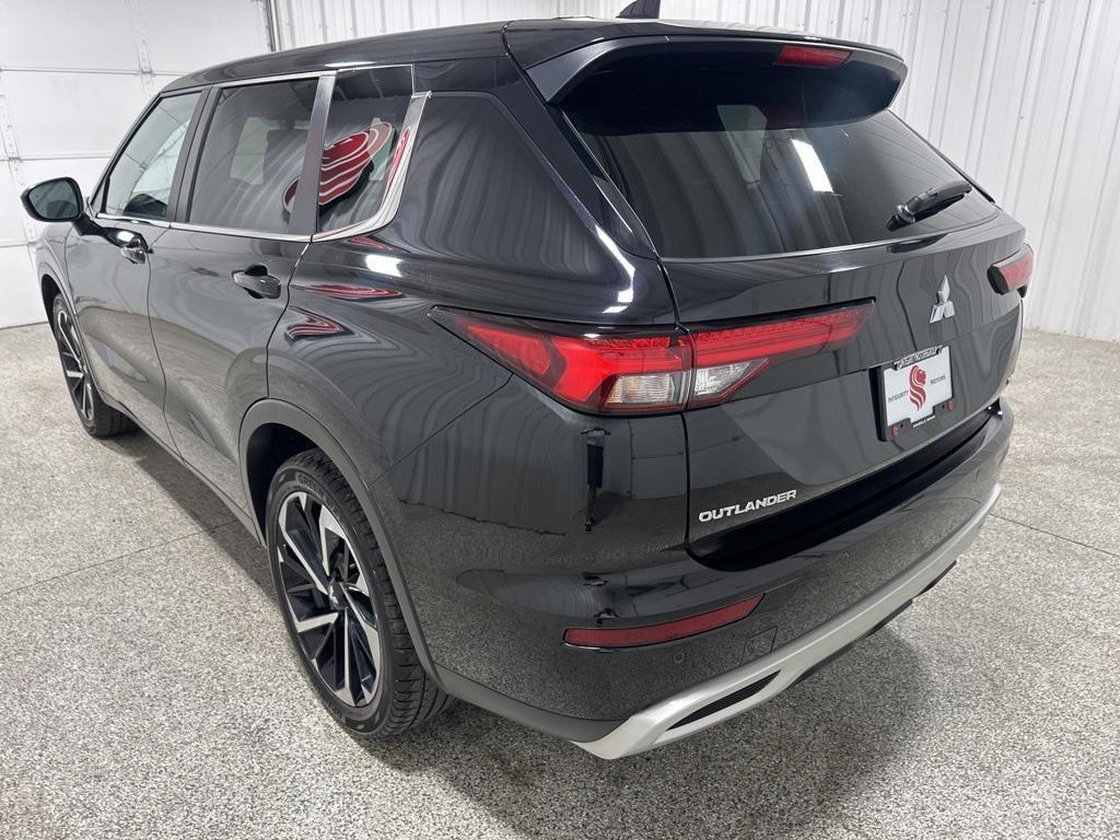used 2024 Mitsubishi Outlander car, priced at $24,990