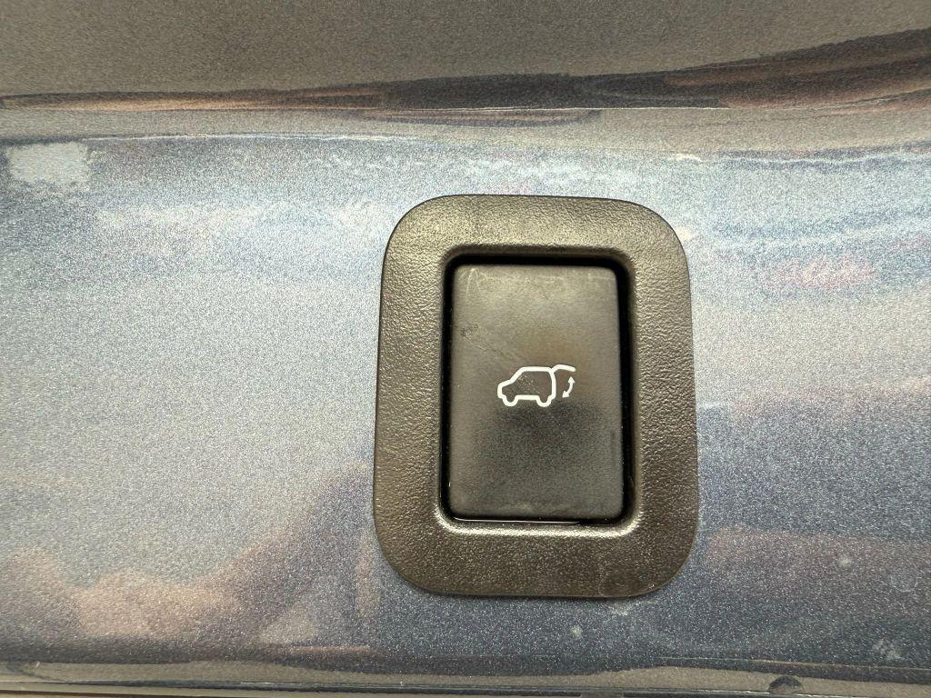 used 2019 Toyota Highlander car, priced at $21,250